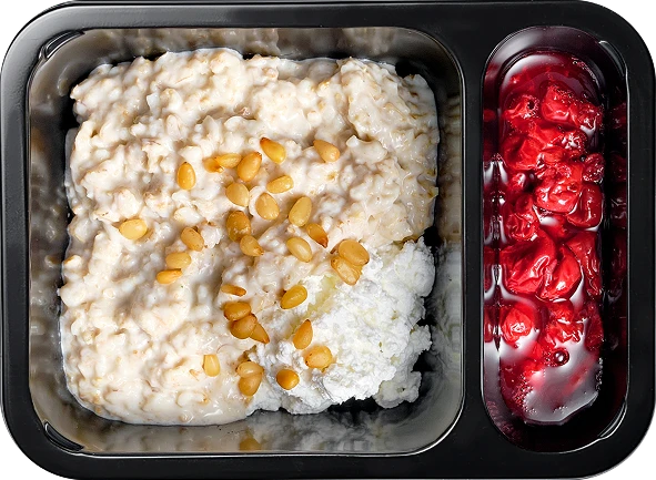 Блюдо: Геркулесовая каша с творогом и вишней