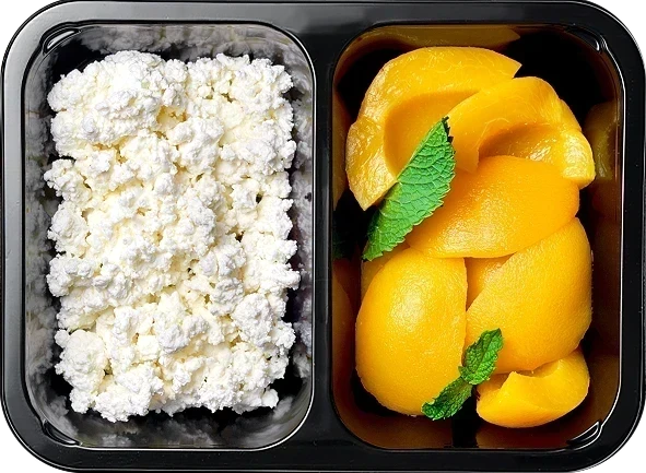 Блюдо: Творог, Персики в сиропе