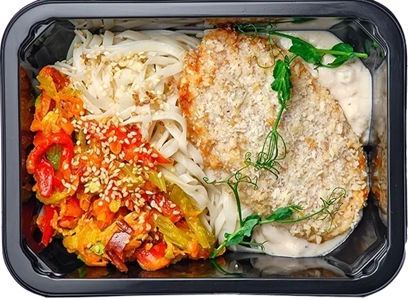 Блюдо: Куриная котлета с соусом Карбонара, Удон с овощами стир-фрай 